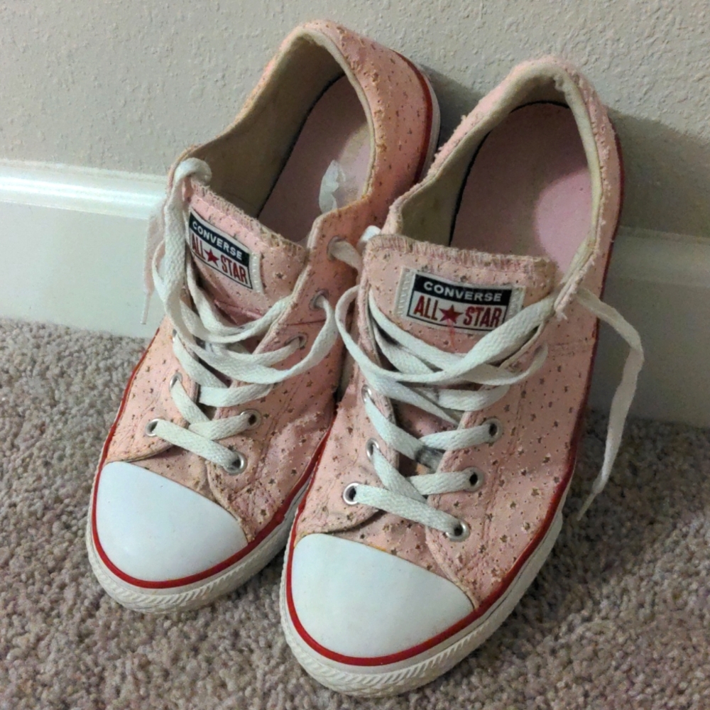 Converse All Star Women's 6 Cute Pastel Baby Pink Cut Out Stars Low Top Sneakers